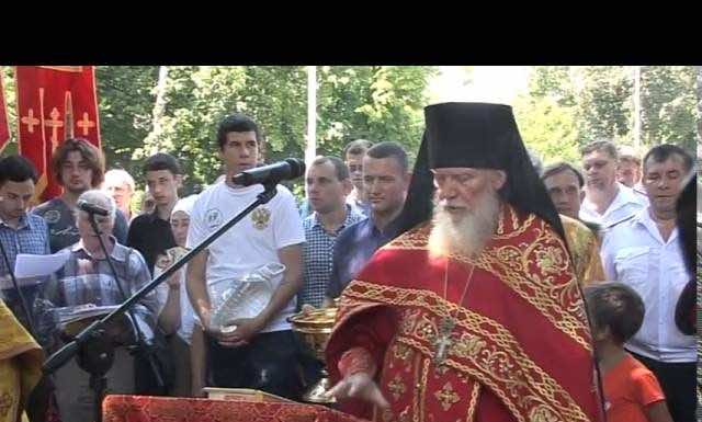 Крестный ход в день памяти святых царственных страстотерпцев