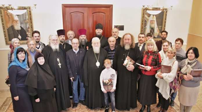 Встреча с участниками фестиваля «Вечевой колокол» Екатеринодарская и Кубанская епархия Русской Православной Церкви (Московский Патриархат), православная молодежь,кино, вечевой колокол, XVIII Кубанский фестиваль православных фильмов «Вечевой колокол», митрополит Исидор, митрополит Екатеринодарский и Кубанский Исидор, Виктор Захарченко, Михаил Шнурников, Ирина Кузнецова, Дмитрий Болтонов, Константин Капранов