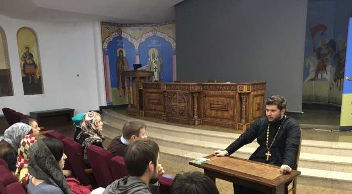 Встреча с молодежью встреча с молодежью, Екатеринодарская и Кубанская епархия Русской Православной Церкви (Московский Патриархат), православная молодежь, Дмитрий Руднев, Анна Березуцкая