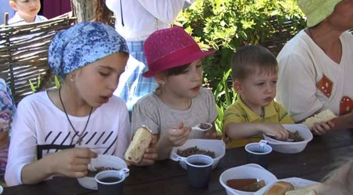 25 лет Рождественскому храму