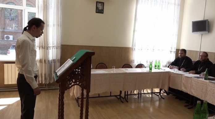 В семинарии завершились вступительные испытания