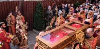 Крестный ход со святыми мощами крестный ход со святыми мощами