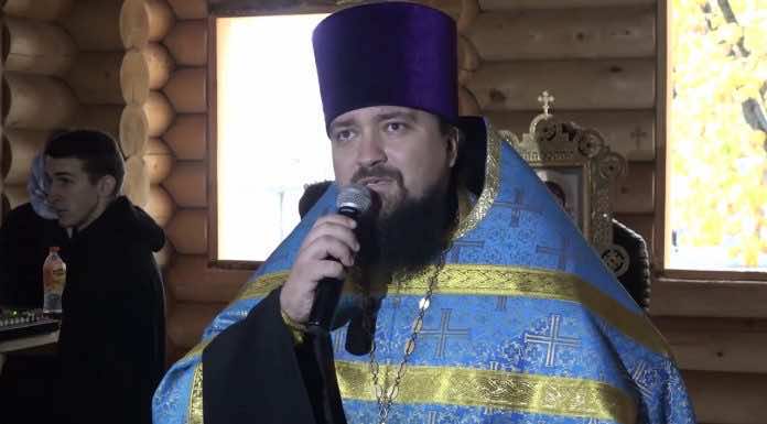 В храме мученицы Татианы установили купола