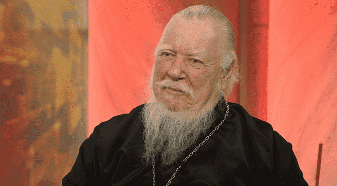 Протоиерей Дмитрий Смирнов поздравил семейный центр «Зерно Веры»