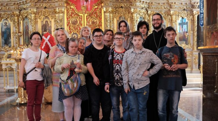 Солнечные дети прославляют Бога Солнечные дети