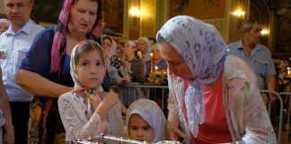 В Екатерининском кафедральном соборе встретили мощи святителя Спиридона Тримифунтского