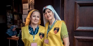 Более 150 волонтеров трудятся в соборе у мощей Иоанна Предтечи