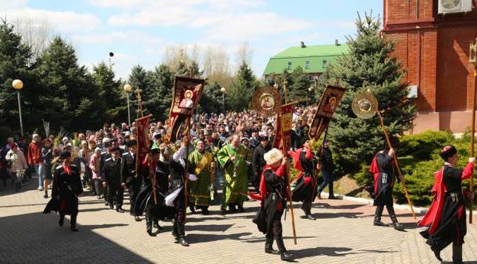 Праздничный крестный ход вокруг Юбилейного микрорайона