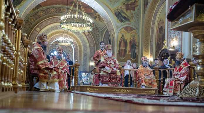 Главу Кубанской митрополии поздравили с Пасхой