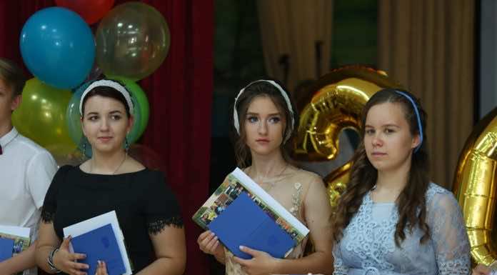 В Русской Православной школе прошел выпускной вечер