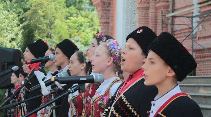 В Кафедральном соборе прошел межмуниципальный фестиваль Православной культуры «Троицино утро»