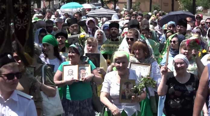 Духовенство и прихожане Свято-Духова храма прошли крестным ходом в Праздник Пятидесятницы