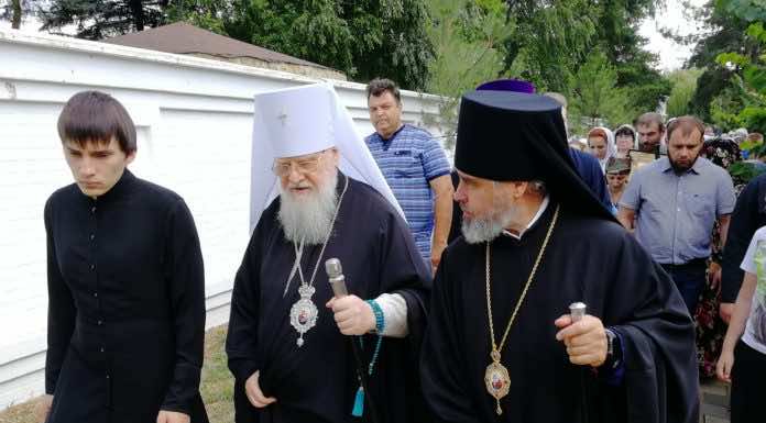 Празднование в честь Тихвинской иконы Божией Матери