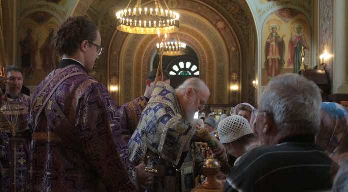 Праздник происхождения честных древ Креста Господня