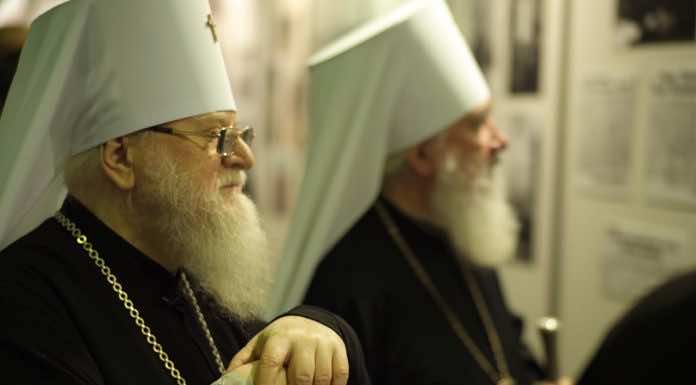 Митрополит Исидор и митрополит Климент посетили фотовыставки