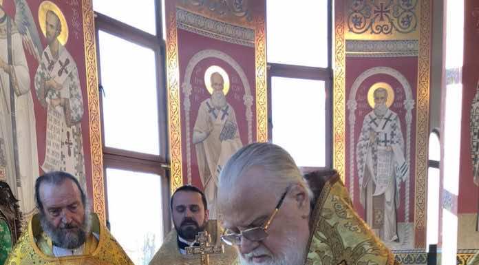 Божественная литургия в храме Святого Духа