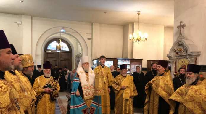 Молебен перед епархиальным собранием