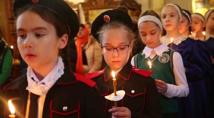 Праздничная Литургия с участием воспитанников Русской Православной школы