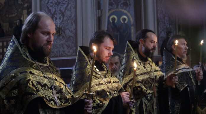 Митрополит Исидор совершил чин Пассии