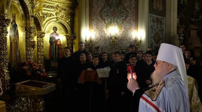 Лампаду с Благодатным огнем отправят в Краснодар