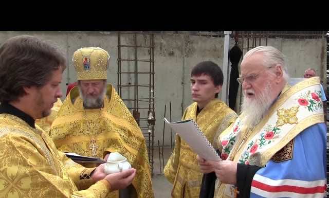 Сюжет о закладке камня в основание храма апостолов Петра и Павла