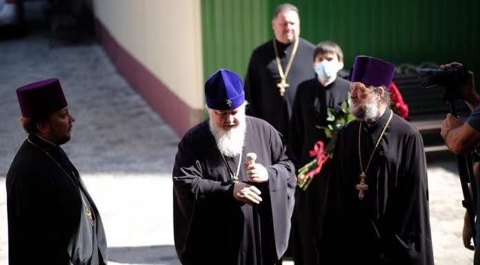 Сюжет о прибытии в Епархиальное управление митрополита Кирилла