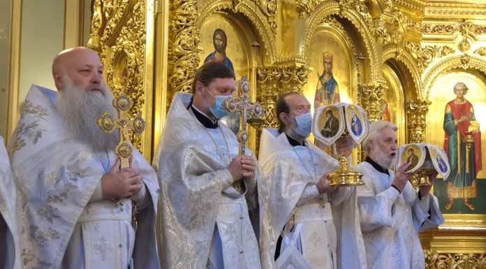 Преображение Господне. Литургия в Екатерининском кафедральном соборе