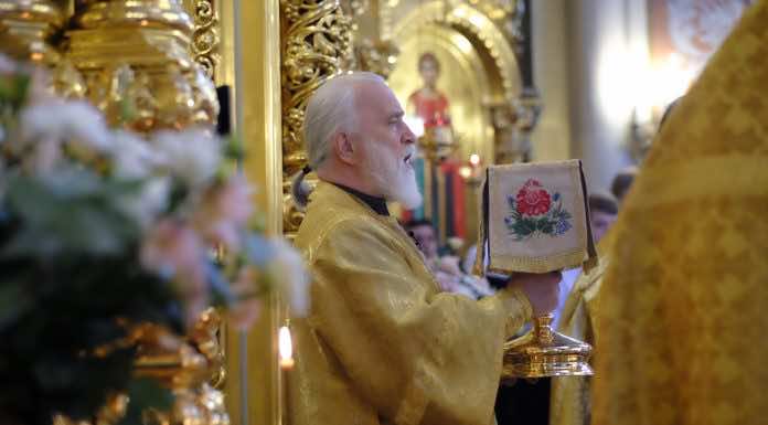 Митрополит Павел (Пономарев) совершил Литургию в Екатерининском соборе