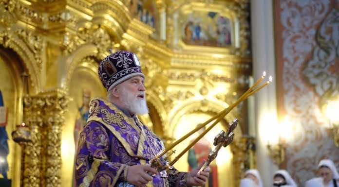 Митрополит Павел (Пономарев) совершил Литургию в праздник Воздвижения Креста Господня