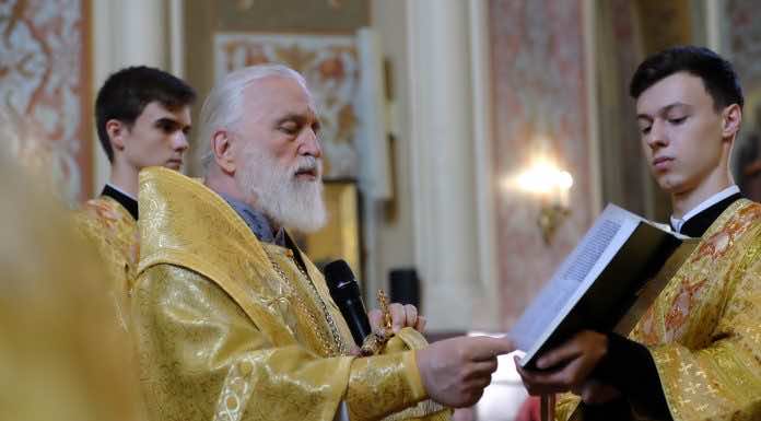 Митрополит Павел (Пономарев) совершил Литургию в Екатерининском соборе