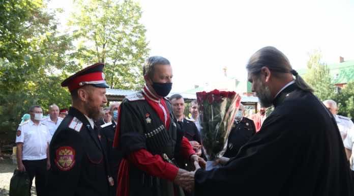 Сбор казаков при Рождественском храме