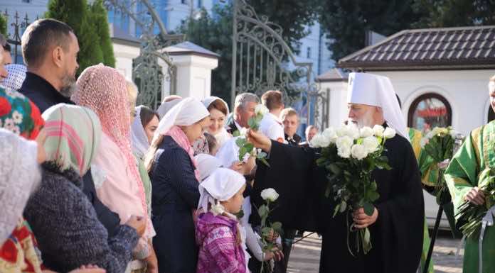 Митрополит Павел (Пономарев) возглавил Престольные торжества Сергиевского храма