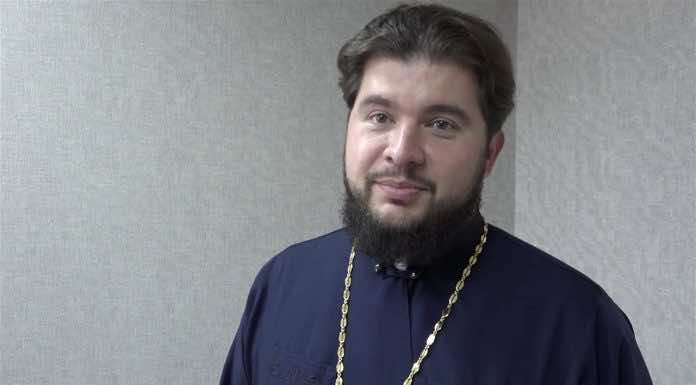 Сюжет о молодежной встрече в Никольском храме