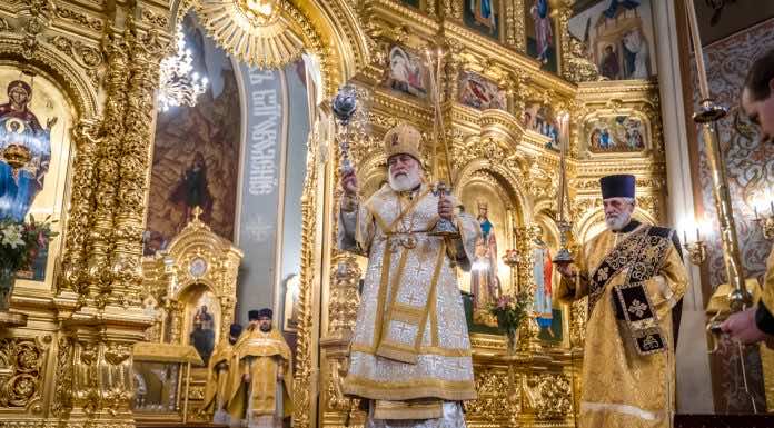 Митрополит Павел (Пономарев) совершил Литургию в Екатерининском кафедральном соборе