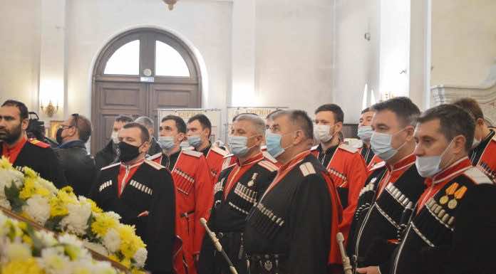 Сотня казаков почтила память благоверного князя Александра Невского