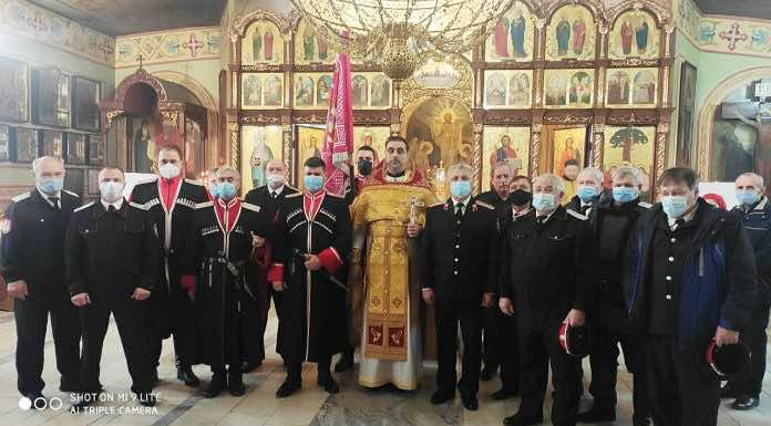 В Свято-Троицком храме станицы Динской новый районный атаман принес присягу