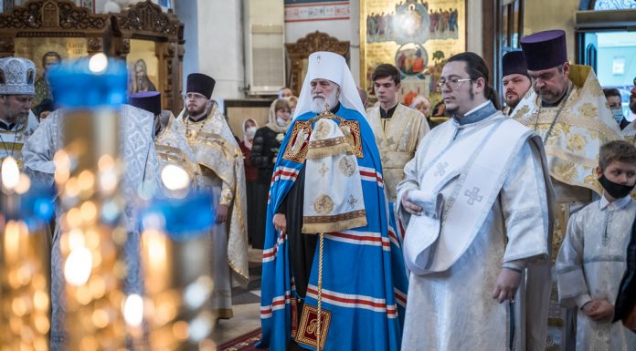 Видеосюжет об архиерейской Литургии в храме Рождества Христова в праздник Собора Пресвятой Богородицы