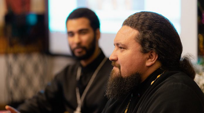 Видеоролик Спиридоновского храма о встрече молодежного актива с настоятелем