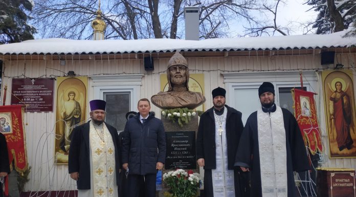 В городе Абинске освятили памятник благоверному князю Александру Невскому