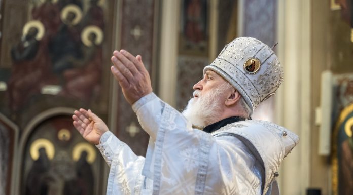 Митрополит Павел (Пономарев) совершил Литургию в Рождественский сочельник