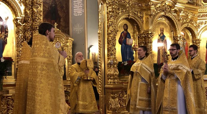 Митрополит Павел (Пономарев) совершил Божественную литургию в неделю святых отец