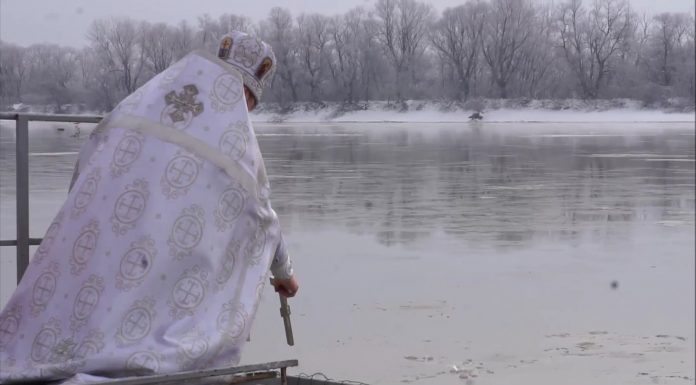 Видеосюжет о водосвятном молебне на Богоявление на приходе Рождественского храма
