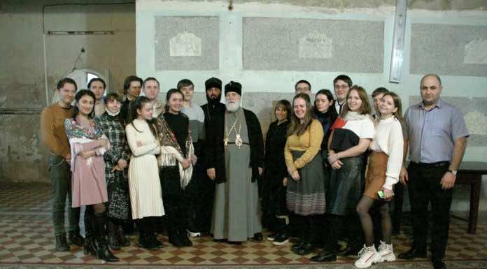 Митрополит Павел встретился с участниками молодежного центра Екатерининского собора