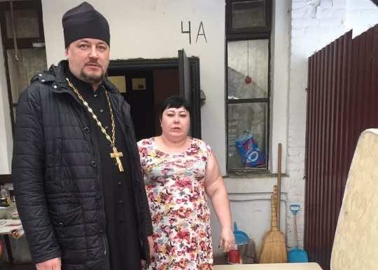 Настоятель храма Благовещения Пресвятой Богородицы пос. Агроном оказал материальную помощь погорельцам