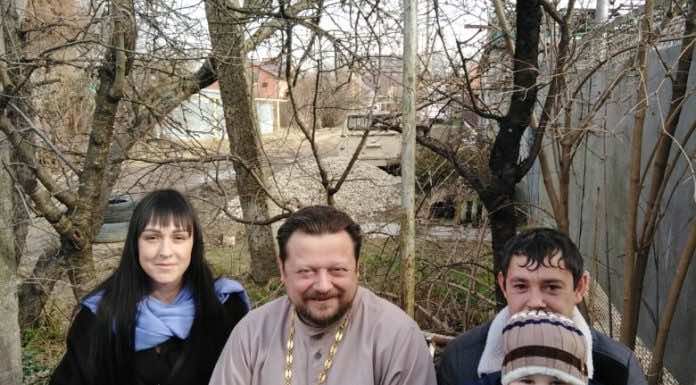 В Горячем Ключе священник посетил семьи, стоящие на учёте в отделе помощи семье и детям