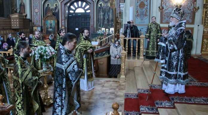 Видеосюжет о Божественной литургии в день памяти великомученика Феодора Тирона