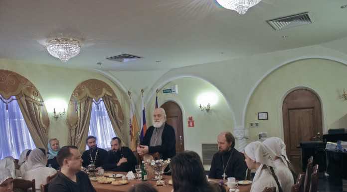 Митрополит Павел встретился с детьми и родителями воскресной школы Екатерининского собора