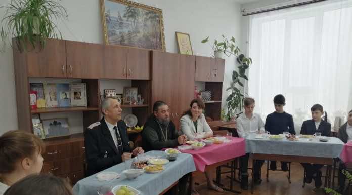 Встреча священника со старшеклассниками в общеобразовательной школе
