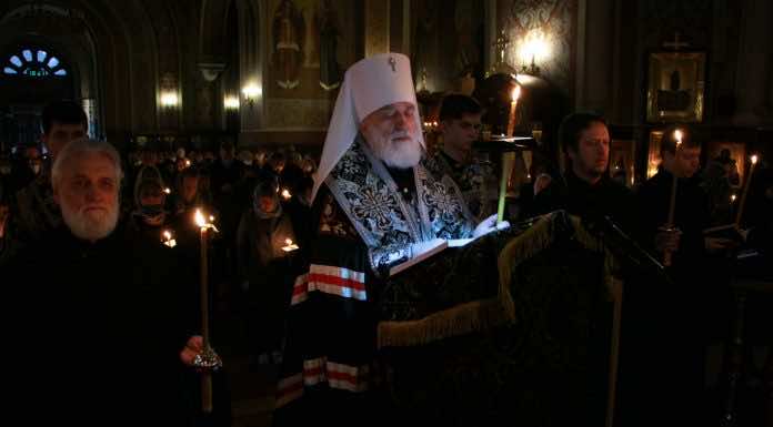 Митрополит Павел возглавил великое повечерие с чтением канона преподобного Андрея Критского в Екатерининском соборе