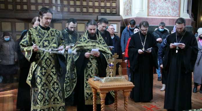 Митрополит Павел молился за утренним богослужением вторника первой седмицы Великого поста